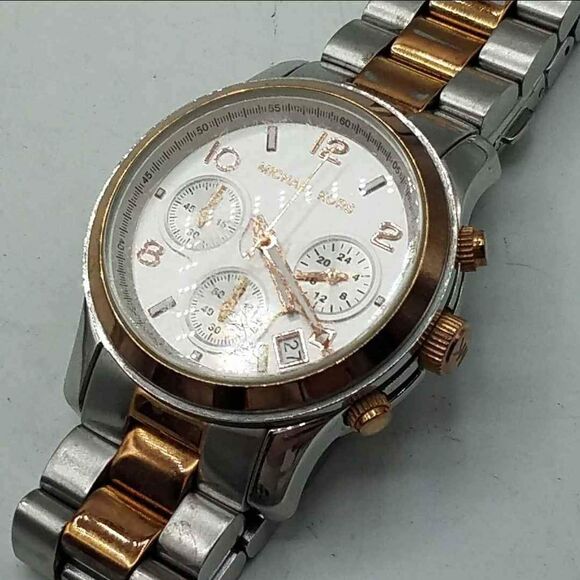 Michael Kors MK Designer Runway MK-5315 Quartz Silver Gold Wristwatch Watch - Picture 1 of 4